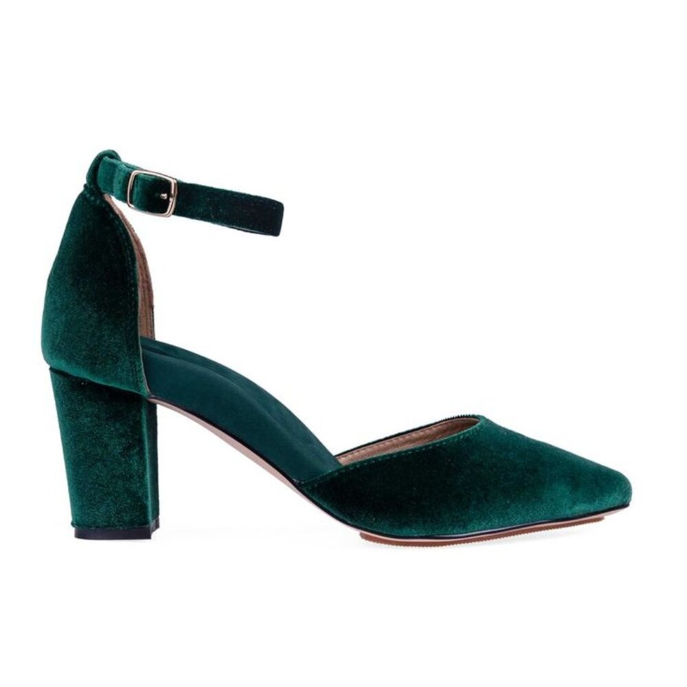 Velvet Emerald Green Heels - size US 7.5